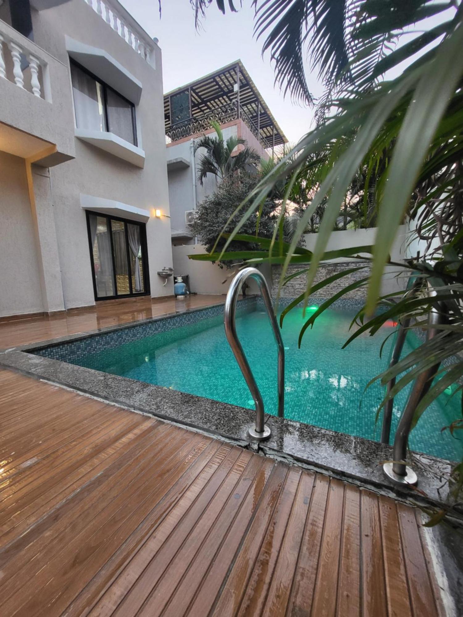 The Perfect Stays Para Disco Big Pool Cricket Turf Villa Lonavala Exterior foto