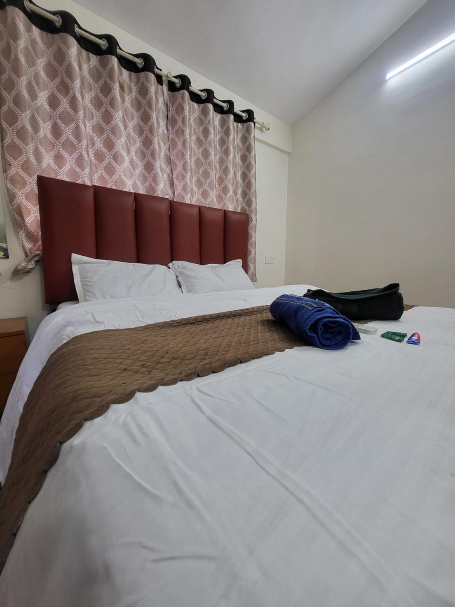 The Perfect Stays Para Disco Big Pool Cricket Turf Villa Lonavala Exterior foto