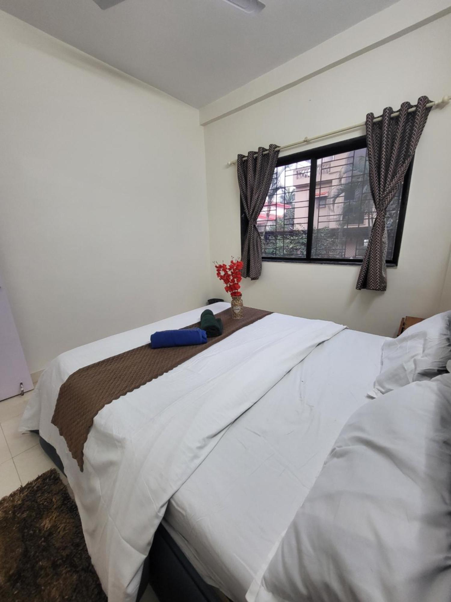 The Perfect Stays Para Disco Big Pool Cricket Turf Villa Lonavala Exterior foto