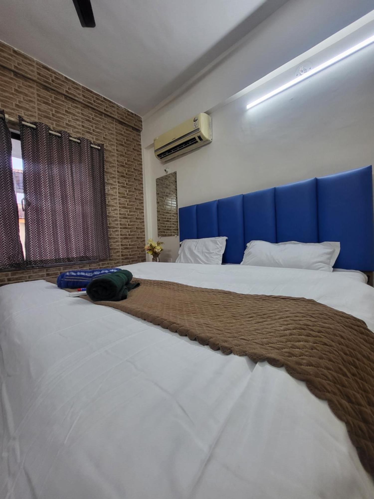 The Perfect Stays Para Disco Big Pool Cricket Turf Villa Lonavala Exterior foto